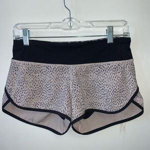 Lulu Lemon Speed Up Short 2.5”